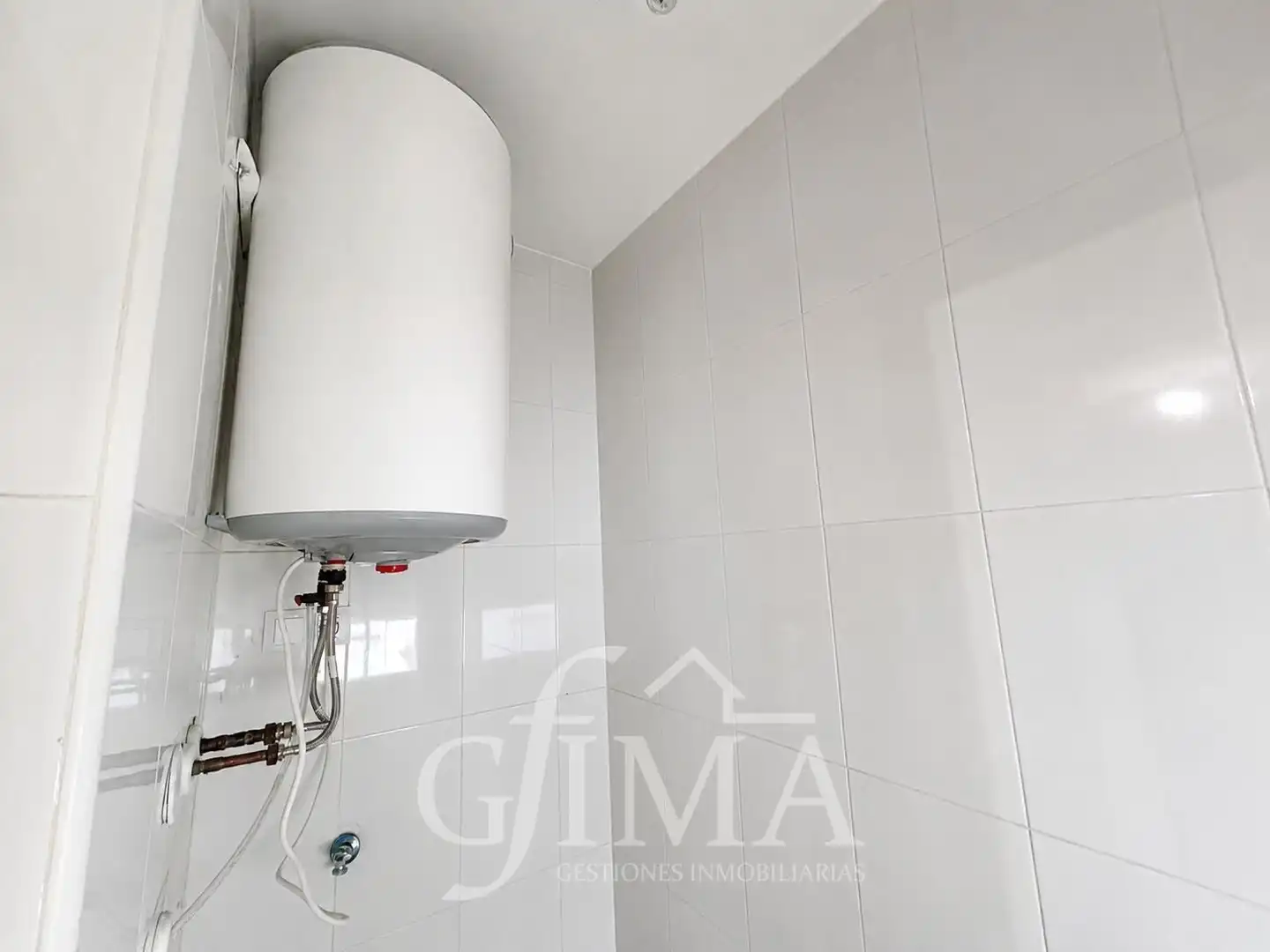 Baño de Piso en venta en Tomelloso con Calefacción y Balcón
