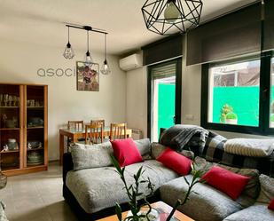 Sala d'estar de Casa adosada en venda en Torija amb Calefacció