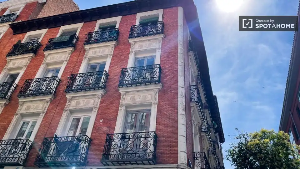 Exterior view of Flat for share in Madrid  with Air Conditioner, Heating and Terrace