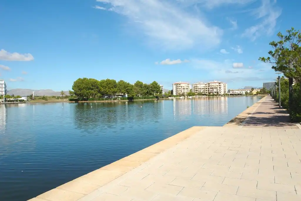 Vista exterior de Casa o xalet en venda en Alcúdia amb Jardí privat, Terrassa i Moblat