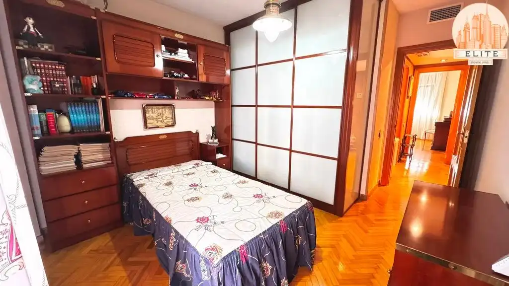 Habitación de Casa adosada en venta en Torrejón de la Calzada con Aire acondicionado, Calefacción y Jardín privado