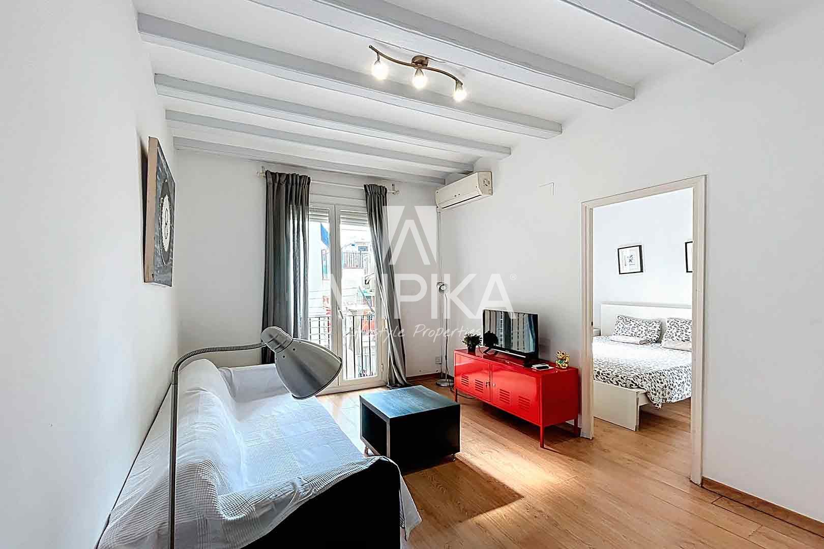Living room of Flat for sale in  Barcelona Capital  with Air Conditioner, Parquet flooring and Furnished