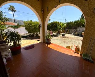 Vista exterior de Casa o xalet en venda en L'Alfàs del Pi amb Aire condicionat