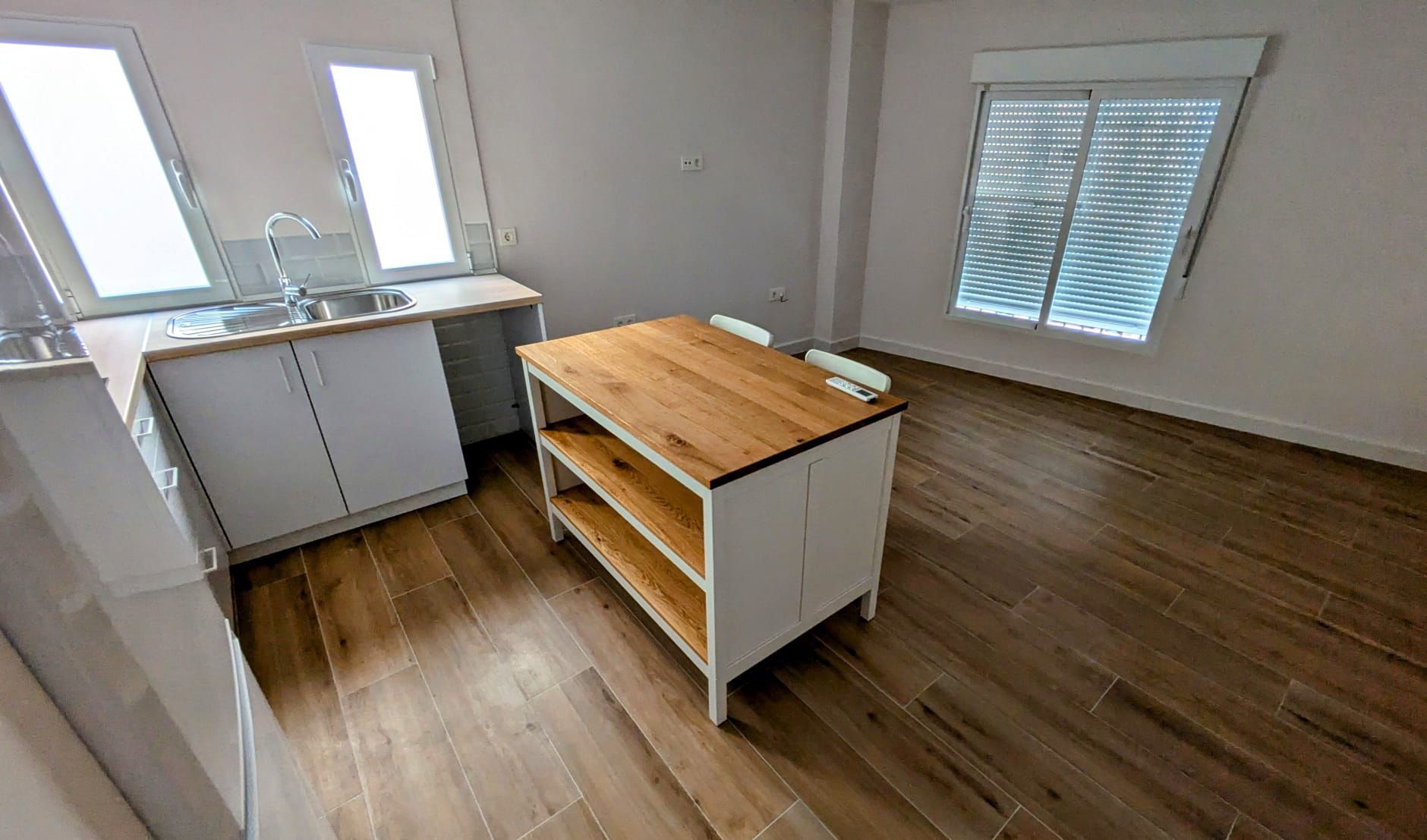 Kitchen of Apartment to rent in  Granada Capital  with Air Conditioner, Washing machine and Balcony
