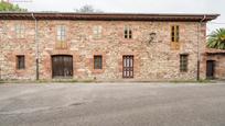 Vista exterior de Casa o xalet en venda en Torrelavega  amb Jardí privat, Terrassa i Traster