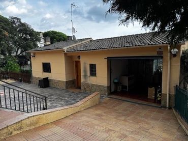 Casa con balcone in vendita a Sant Cebrià de Vallalta