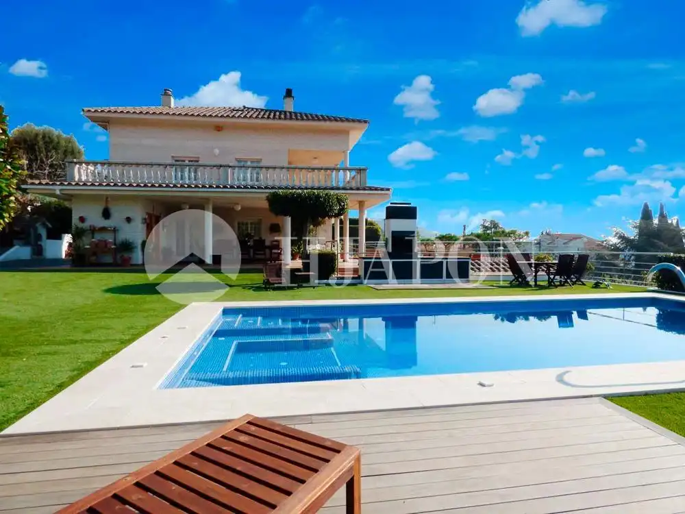 Casa con terraza en venta en Alella