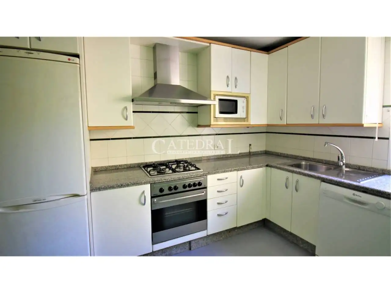 Cocina de Dúplex en venta en Sevilla con Aire acondicionado, Calefacción y Terraza