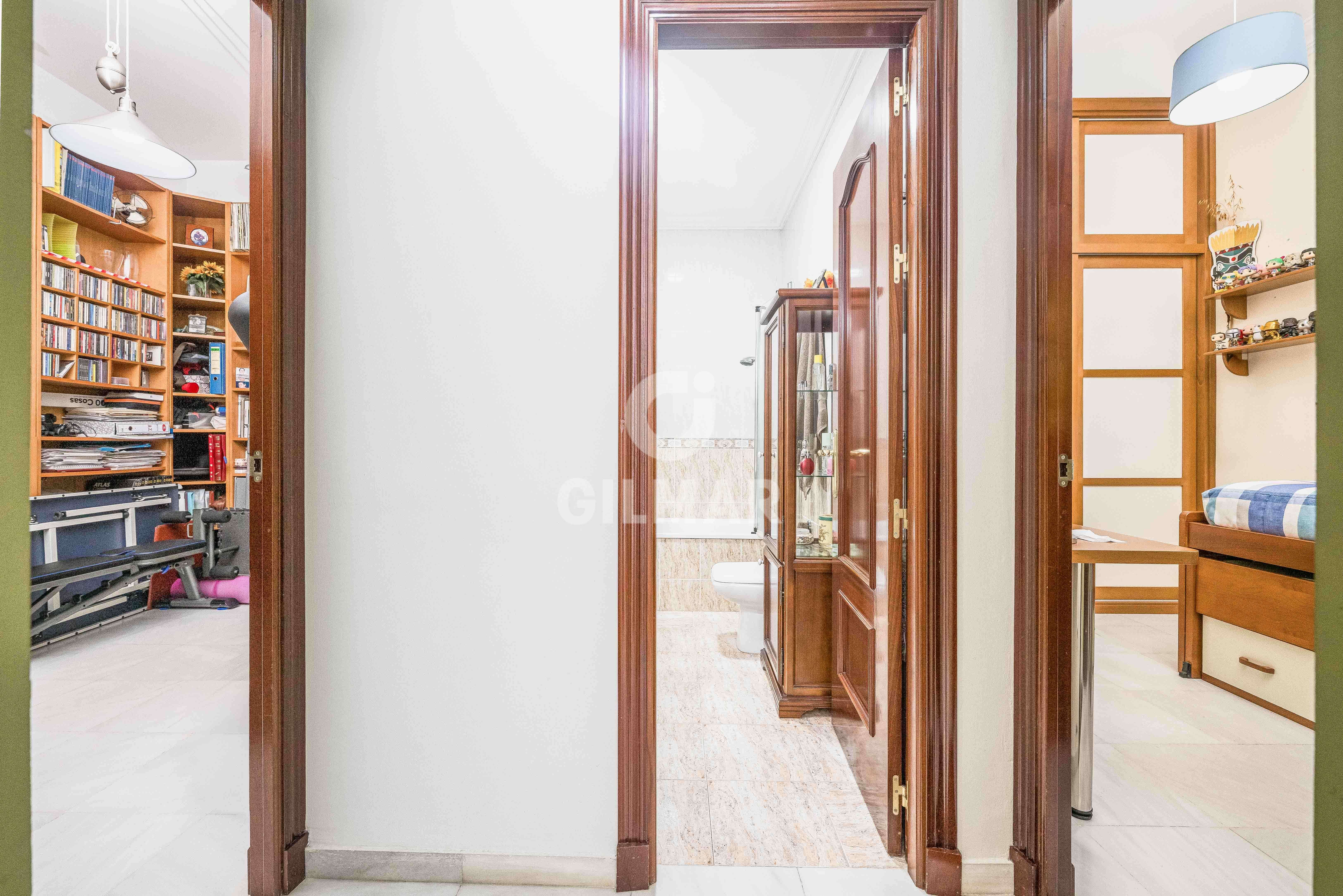 Piso en venta en  Cádiz Capital con Calefacción y Trastero