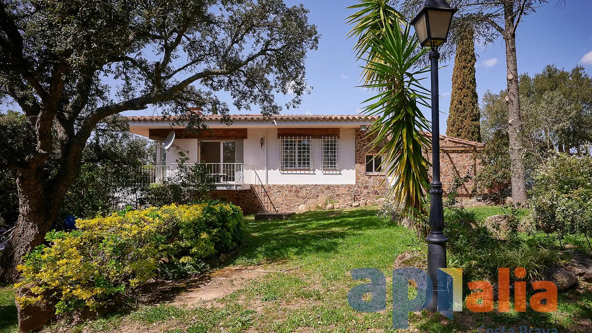 Houses for sale in Carrer de Roques Altes, Urbanitzacions del Nord