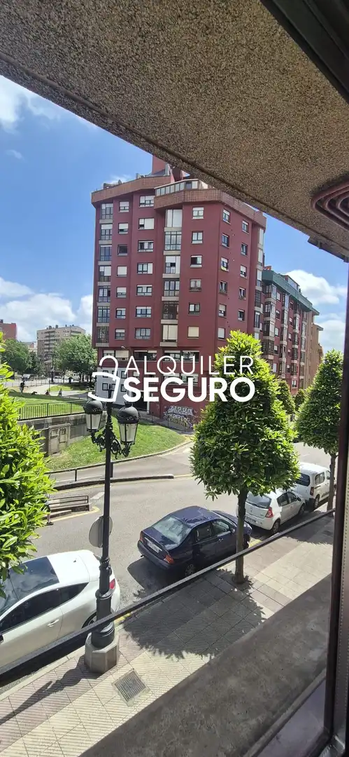Vista exterior de Loft de alquiler en Oviedo  con Amueblado
