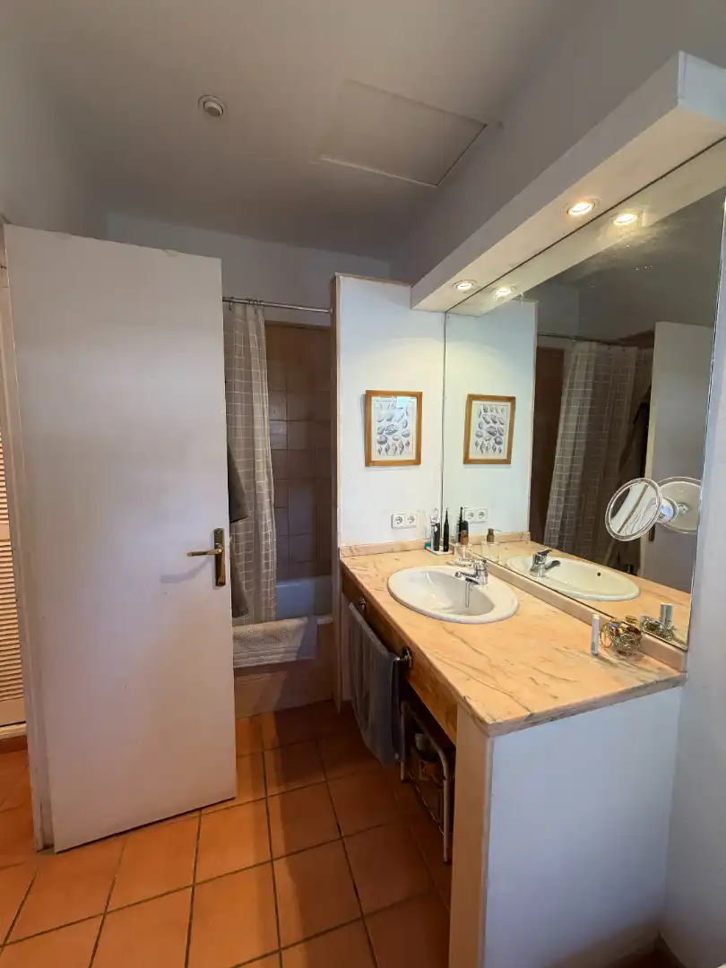 Bany de Casa o xalet en venda en Sant Cugat del Vallès amb Calefacció, Jardí privat i Terrassa