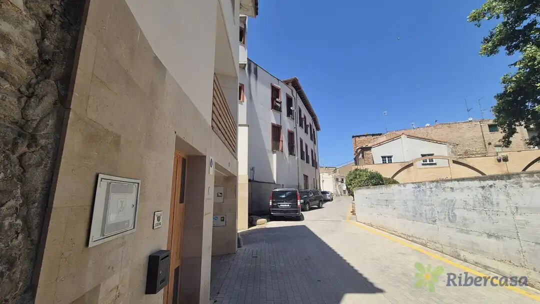 Vista exterior de Casa o xalet en venda en Tudela amb Aire condicionat, Calefacció i Traster