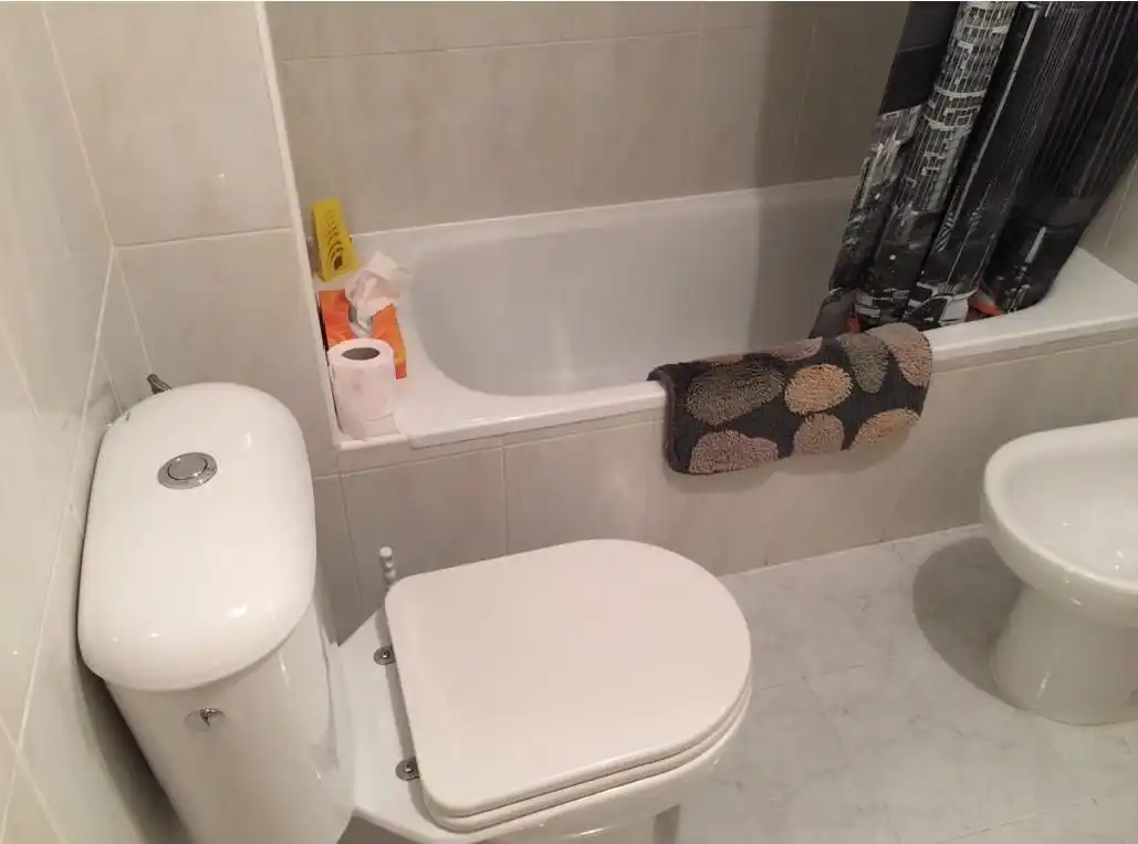 Badezimmer von Wohnung zur Miete in Humanes de Madrid mit Klimaanlage und Heizung