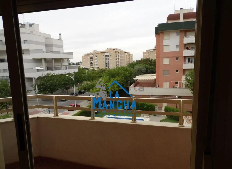 Flat for sale in Avenida GREGORIO ARCOS, Imaginalia - Llanos del Águila