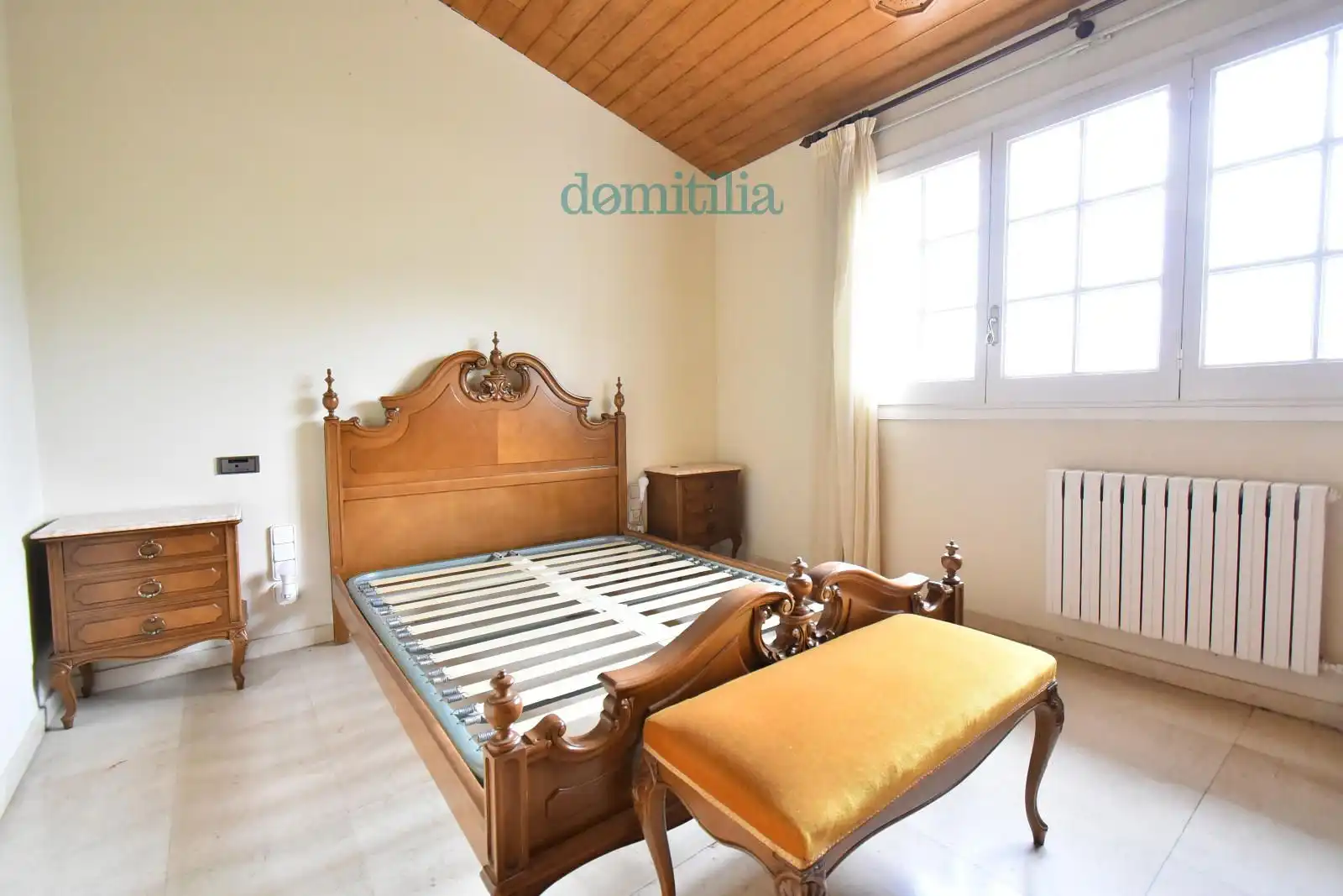Dormitori de Casa o xalet en venda en Castellar del Vallès amb Calefacció, Jardí privat i Terrassa