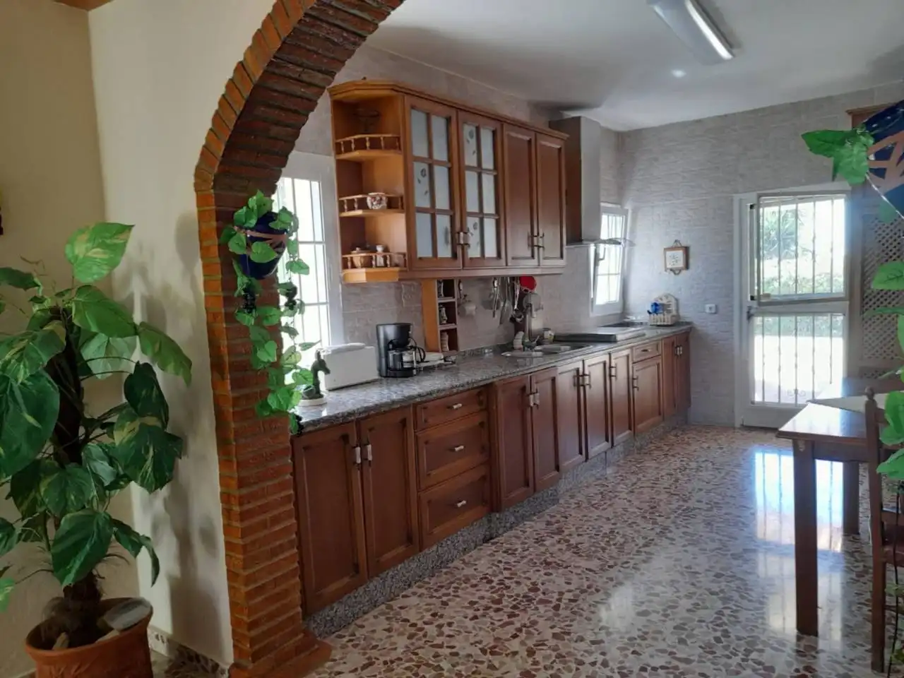 Cocina de Casa o chalet en venta en Carmona con Jardín privado, Terraza y Piscina