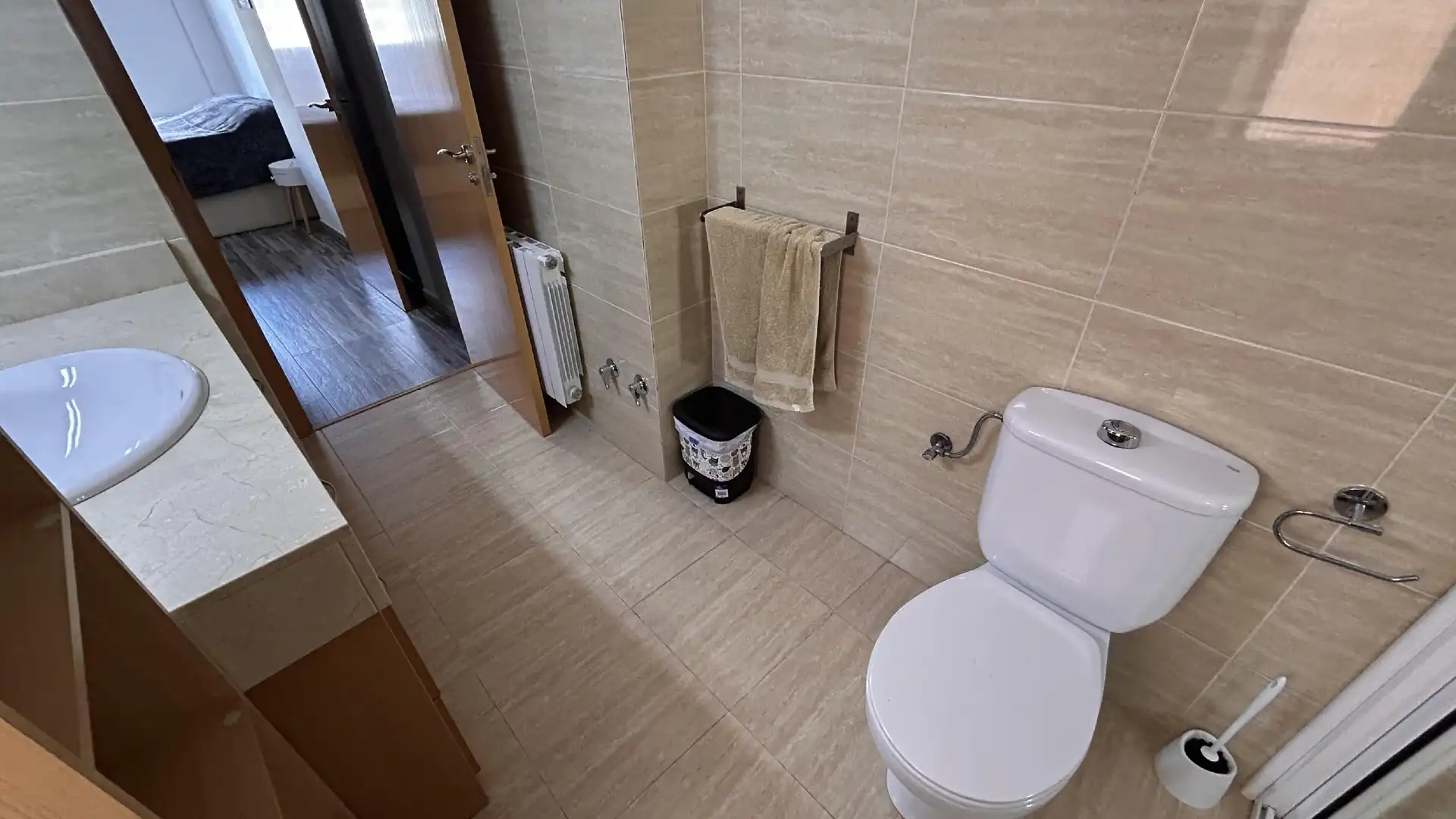 Bathroom of Flat for sale in Sant Andreu de la Barca  with Air Conditioner, Heating and Storage room