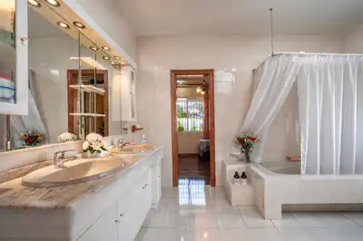 Baño de Casa o chalet en venta en Torremolinos con Aire acondicionado, Calefacción y Jardín privado