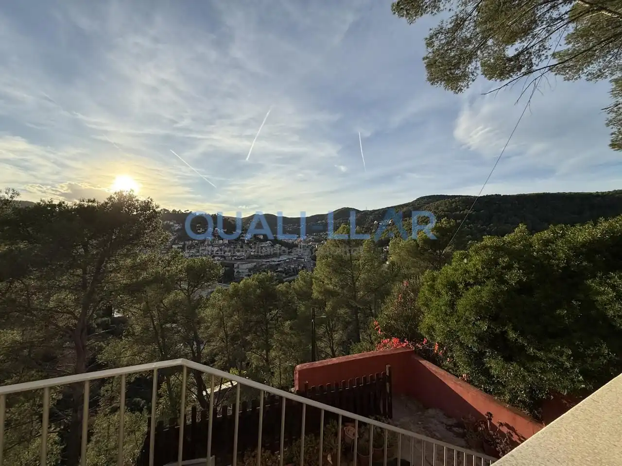 Vista exterior de Casa o xalet en venda en Cervelló amb Calefacció, Jardí privat i Parquet