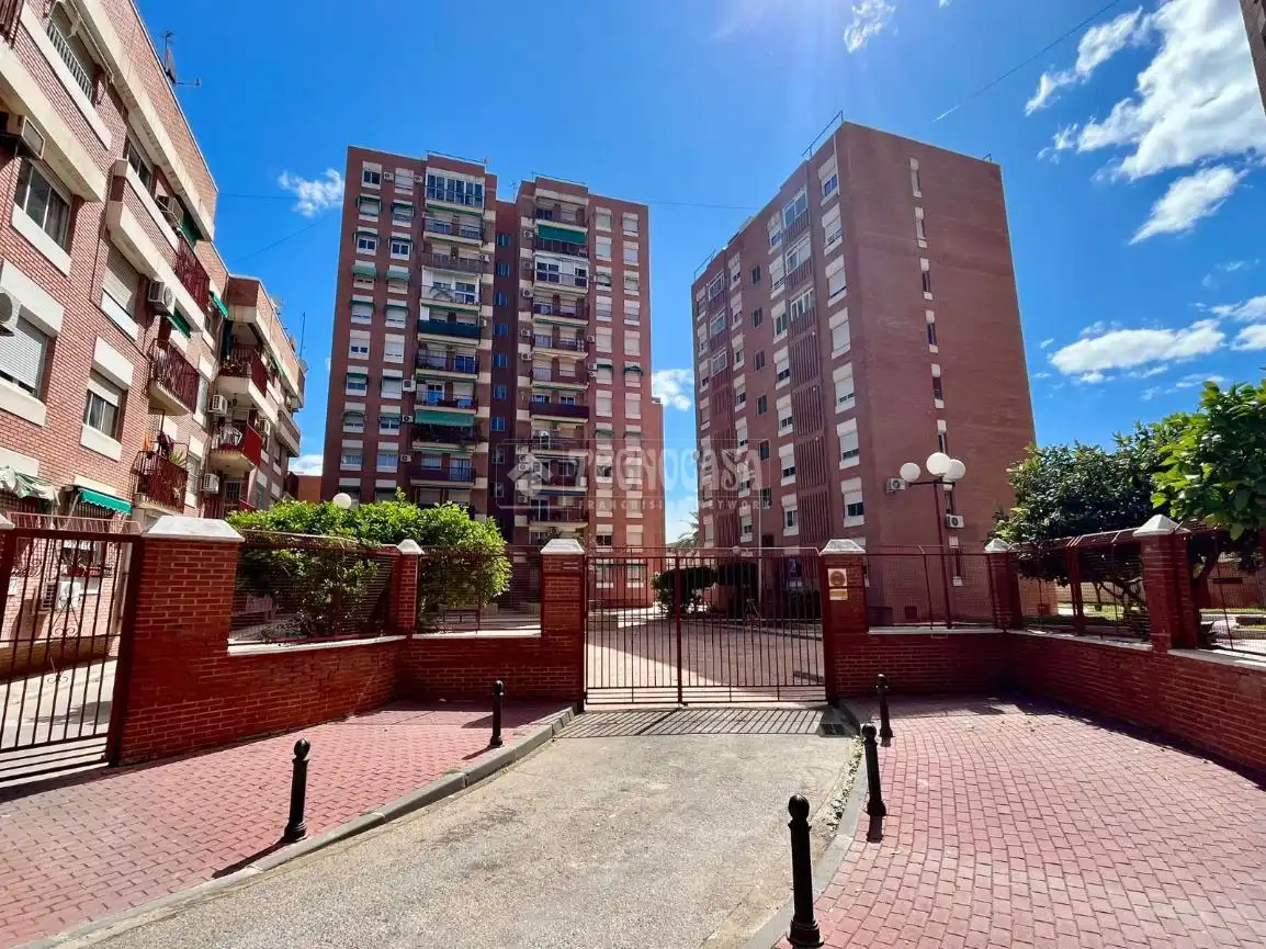 Vista exterior de Piso en venta en  Murcia Capital con Terraza y Trastero