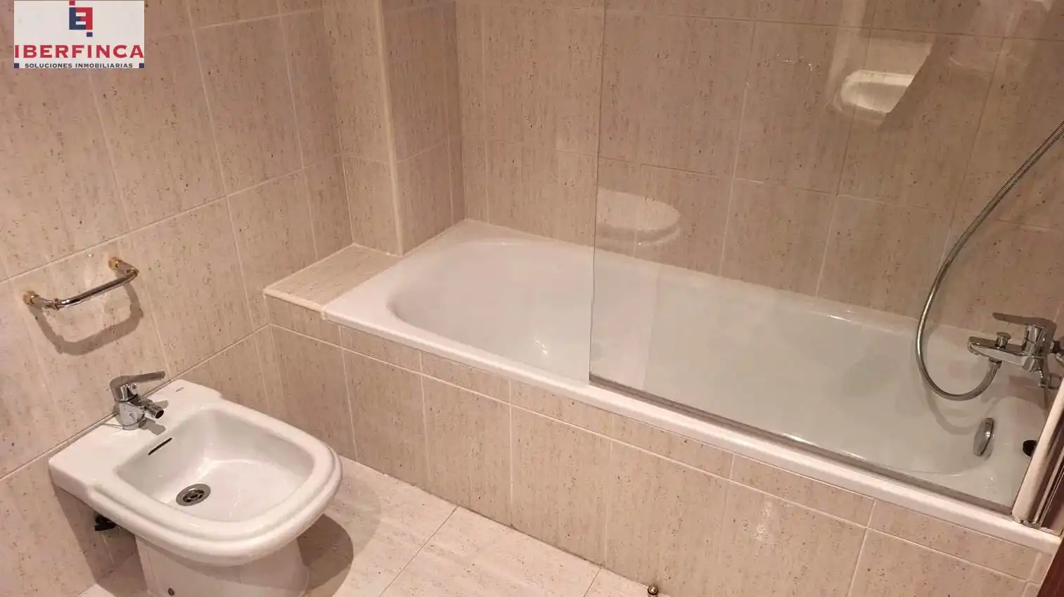 Bathroom of Flat for rent in Valladolid  with Heating, Terrace and Storage room