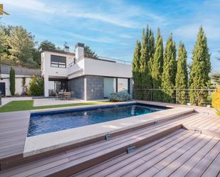 Piscina de Casa o xalet en venda en Collado Mediano amb Aire condicionat, Calefacció i Jardí privat