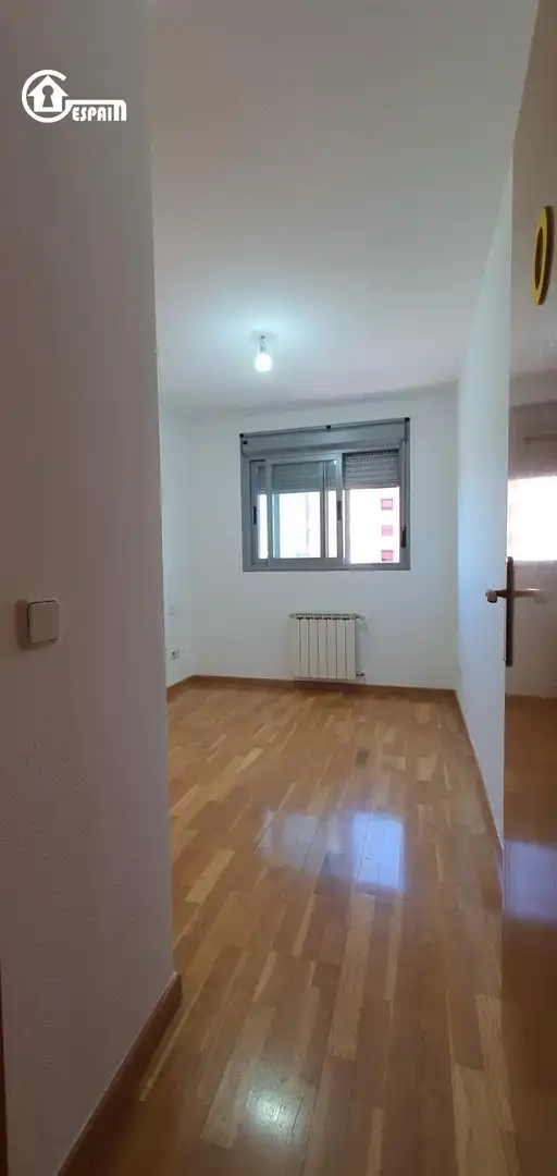 Dormitori de Pis en venda en Carabanchel