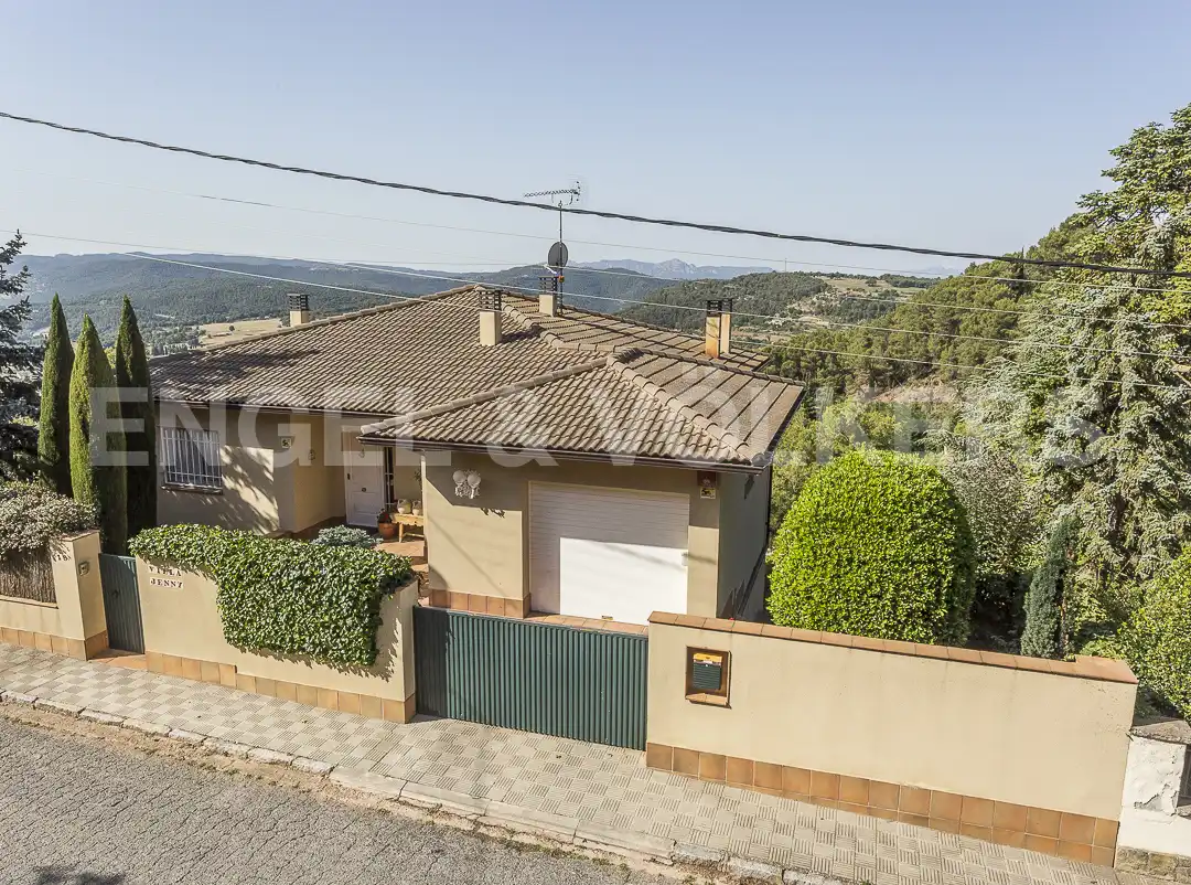 Vista exterior de Casa o xalet en venda en Moià amb Aire condicionat, Calefacció i Jardí privat