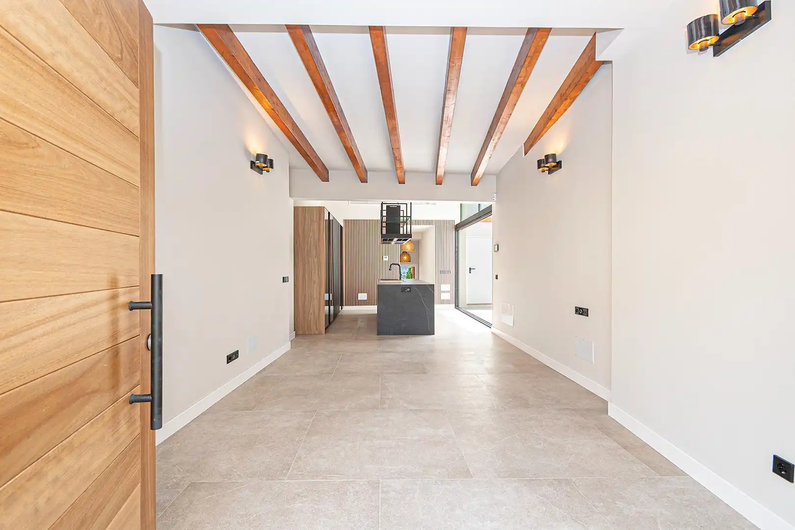 Ground floor for rent in Selva  with Air Conditioner, Heating and Terrace