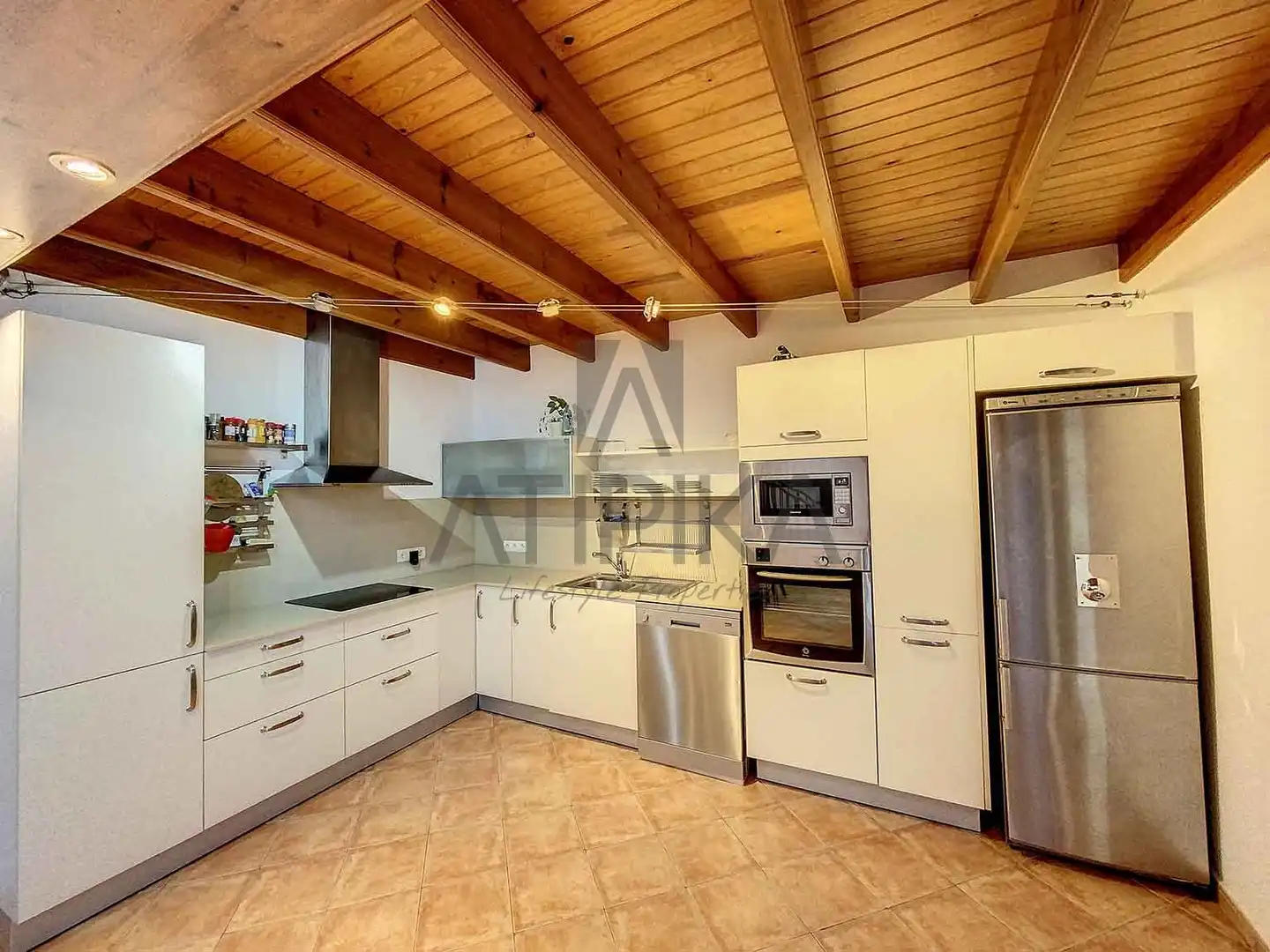 Küche von Wohnung zum Verkauf in Sant Lluís mit Klimaanlage, Terrasse und Möbliert