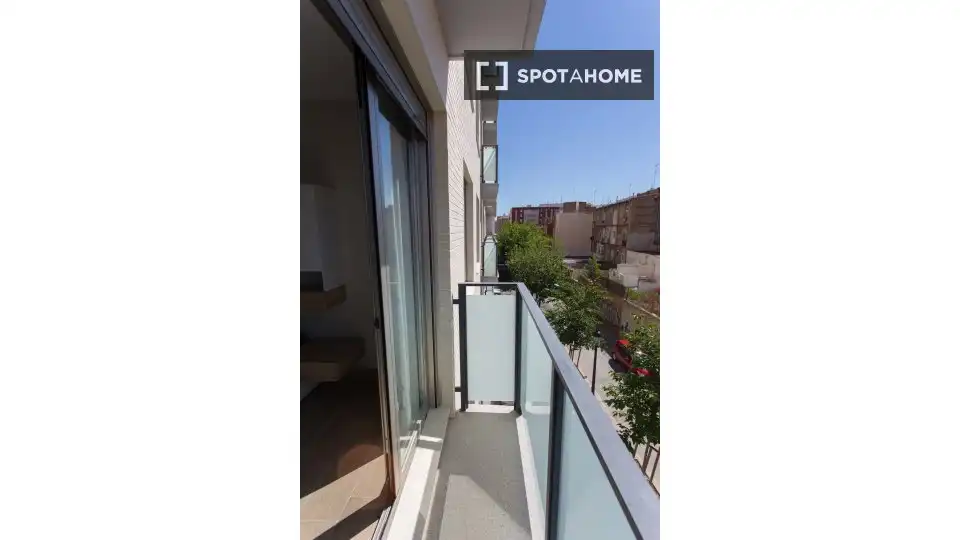 Flat with terrace to rent in L'Eixample