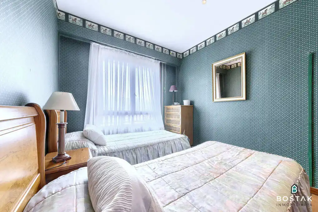 Schlafzimmer von Wohnung zum Verkauf in Bilbao  mit Heizung, Terrasse und Möbliert