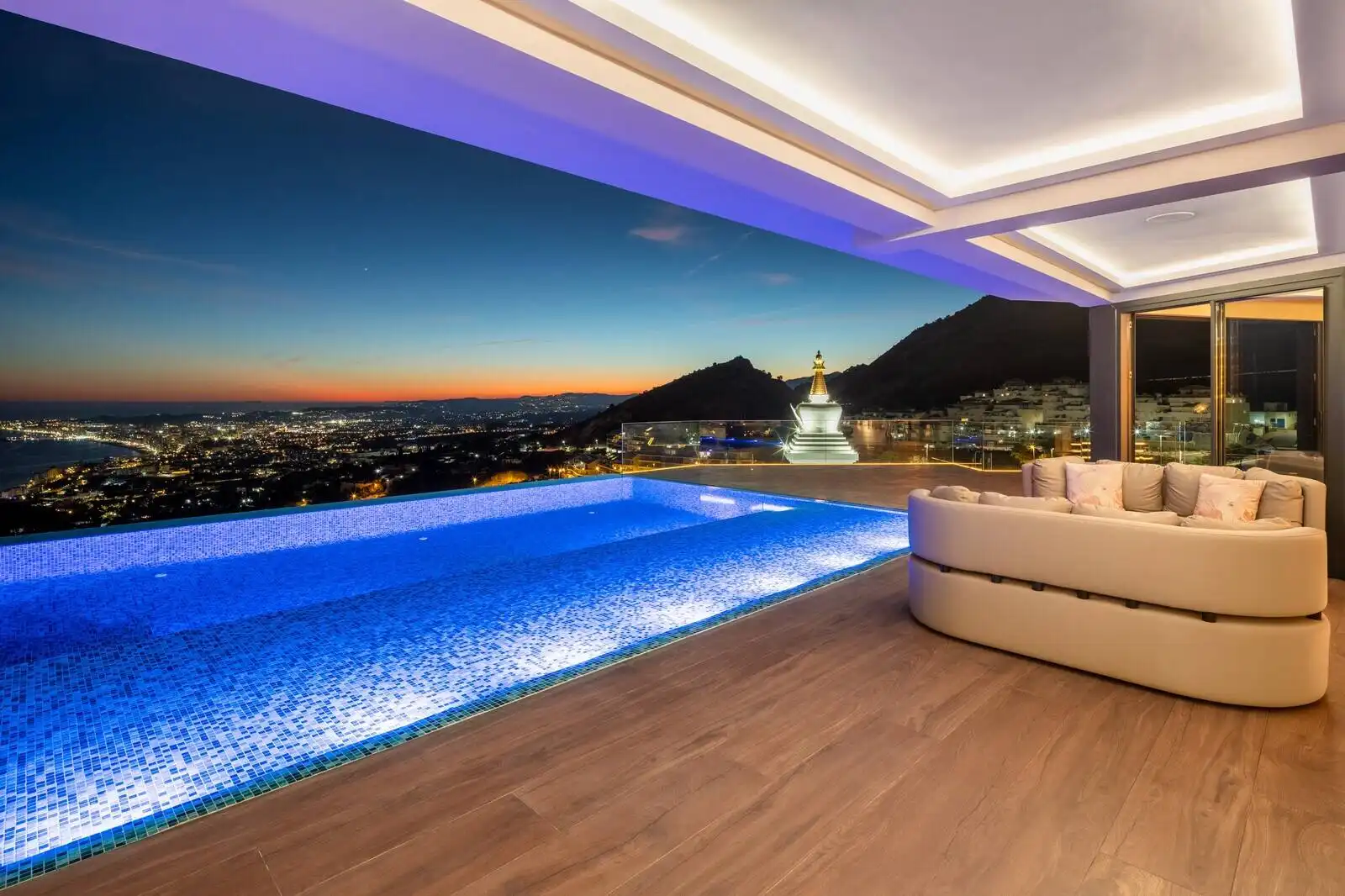 Casa amb piscina en venda a Benalmádena pueblo, imagen 10