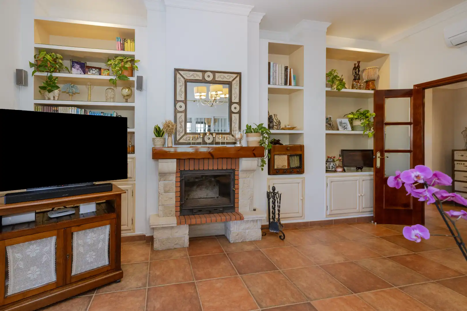 Living room of Houses for sale in Málaga  with Air Conditioner, Heating and Private garden