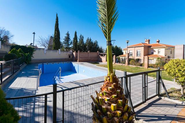 Casa-chalet en Venta en La Zubia Ciudad