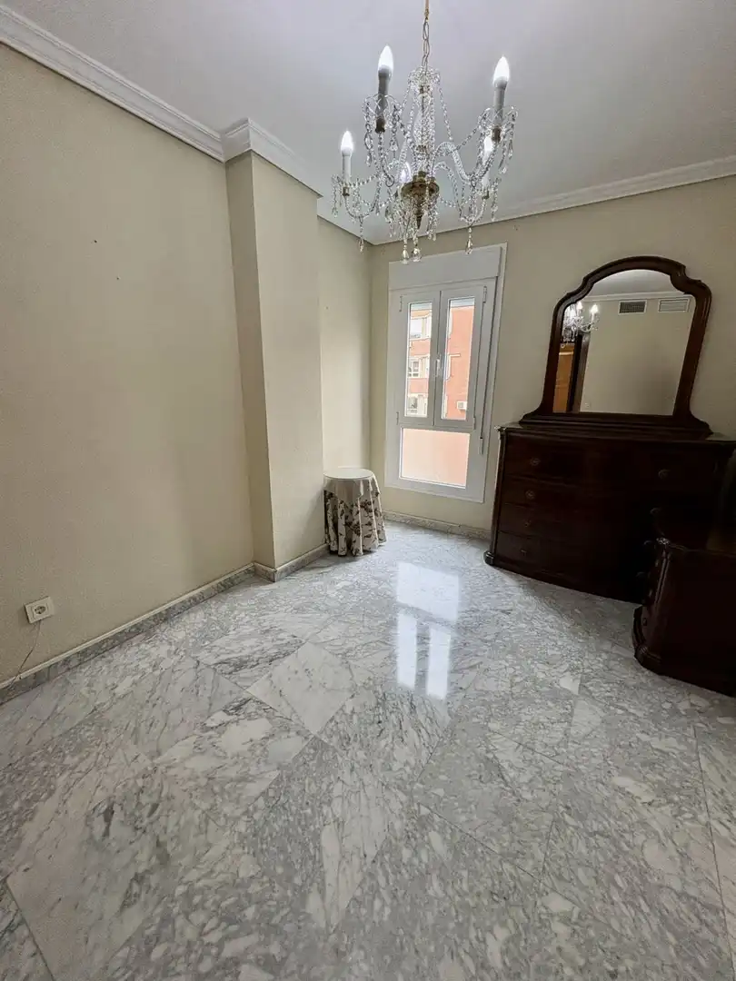 Bedroom of Flat for sale in Sevilla  with Air Conditioner, Heating and Terrace