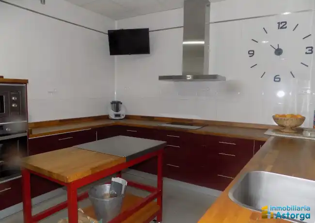 Cocina de Casa o chalet en venta en Villaobispo de Otero con Jardín privado y Parquet