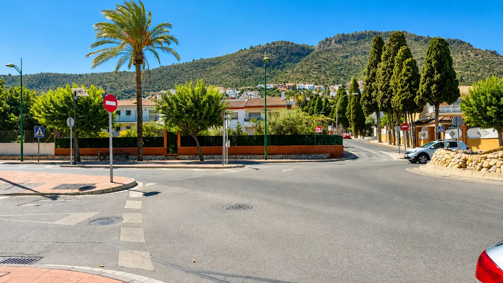 Vista exterior de Casa o xalet en venda en Alhaurín de la Torre amb Aire condicionat, Calefacció i Jardí privat
