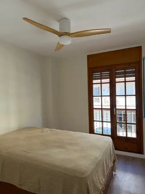 Habitación de Casa adosada de alquiler en Vilassar de Mar con Aire acondicionado, Calefacción y Jardín privado
