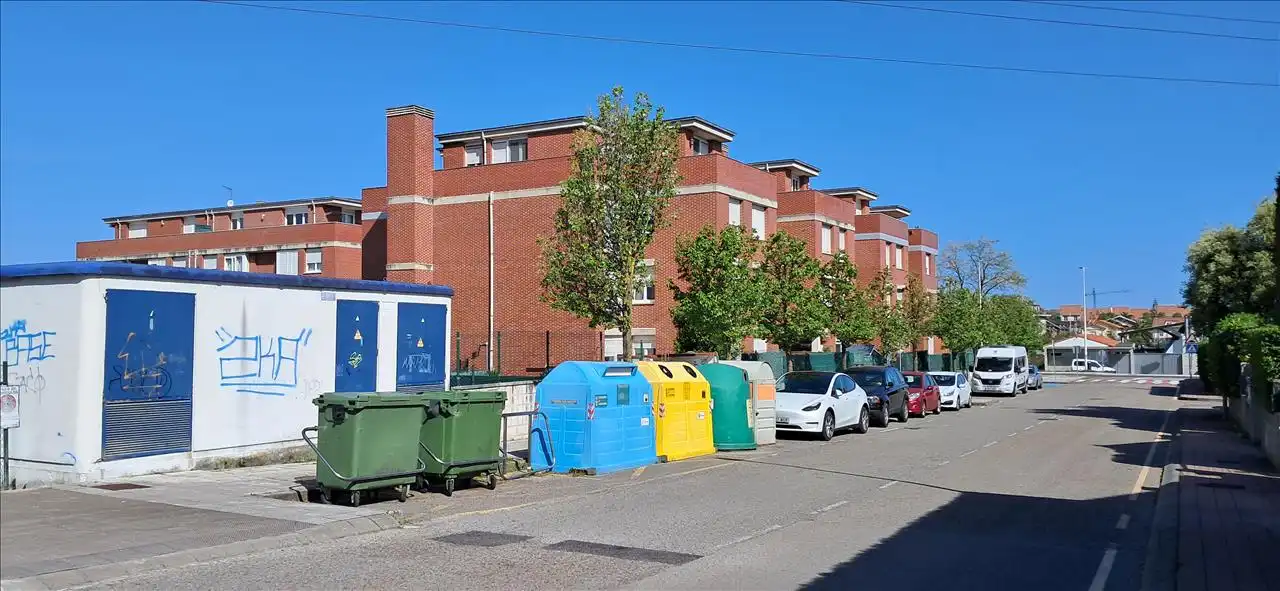Exterior view of Garage for sale in Santa Cruz de Bezana