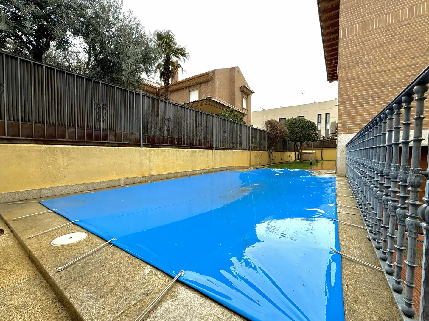 Piscina de Casa o xalet en venda en Alcalá de Henares amb Aire condicionat, Calefacció i Jardí privat