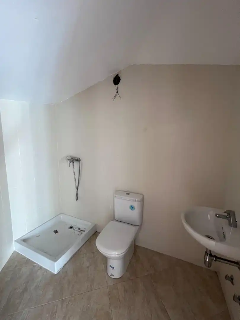 Baño de Dúplex en venta en Tordera con Balcón y Alarma