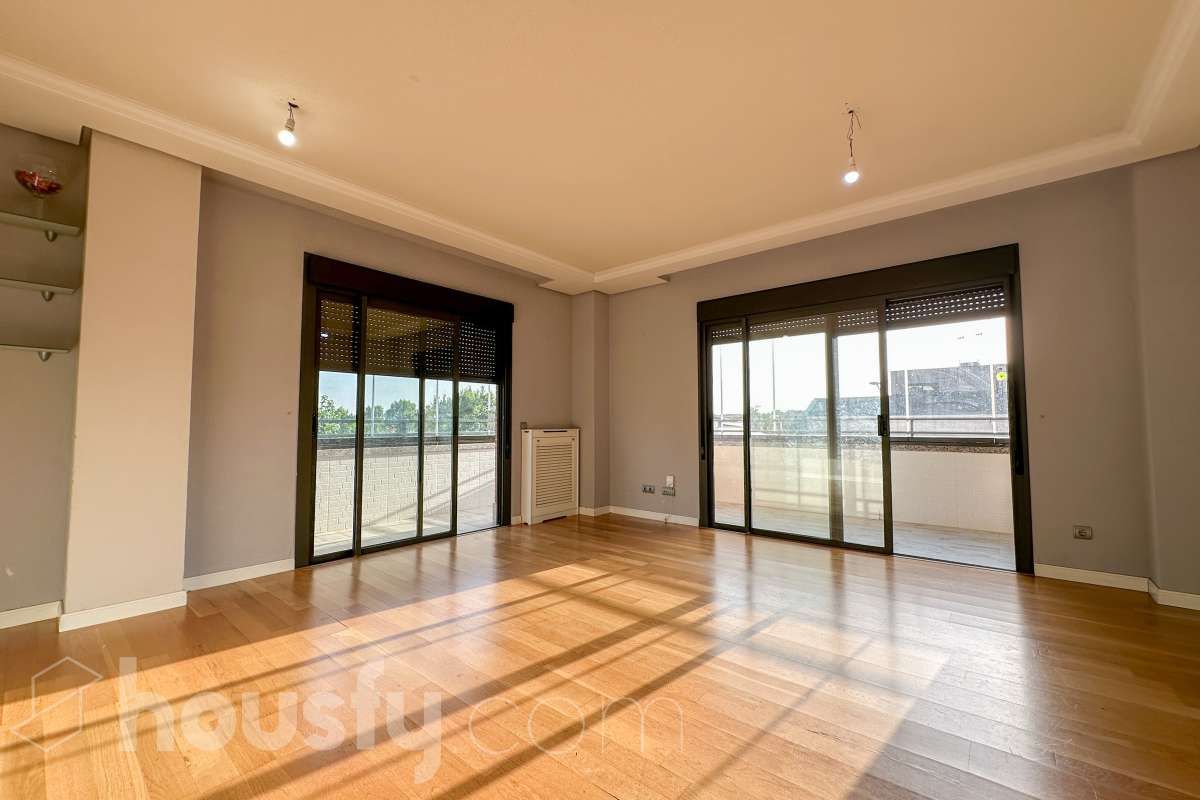 Sala d'estar de Pis de lloguer en Boadilla del Monte amb Aire condicionat, Calefacció i Terrassa