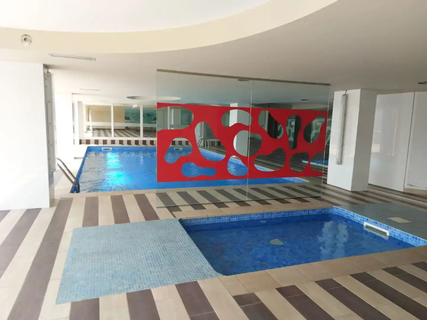 Schwimmbecken von Wohnung zur Miete in Viveiro mit Abstellraum, Schwimmbad und Möbliert
