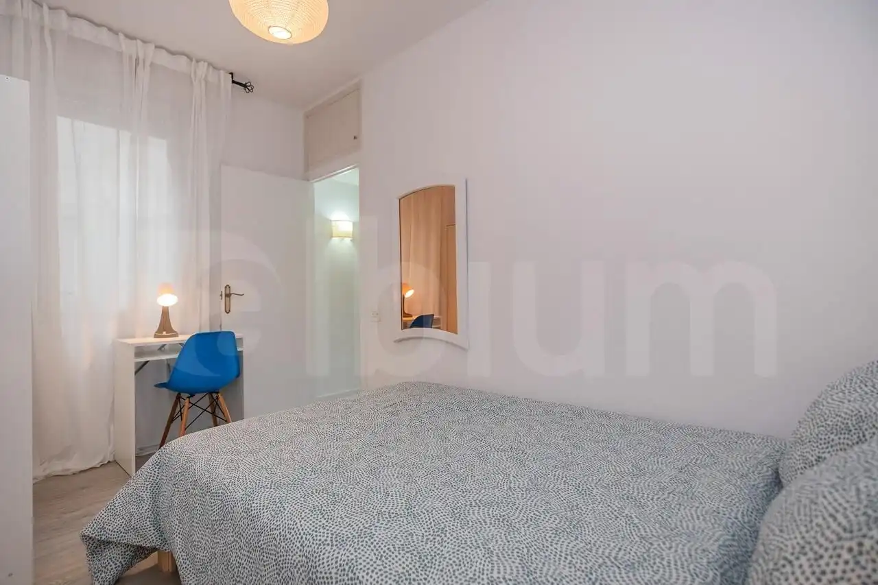 Bedroom of Flat for rent in Barcelona  with Heating, Parquet flooring and Terrace