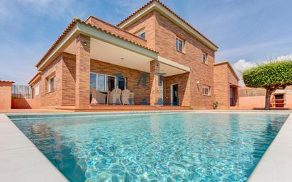 Swimming pool of House or chalet for sale in Cubelles  with Heating and Swimming Pool
