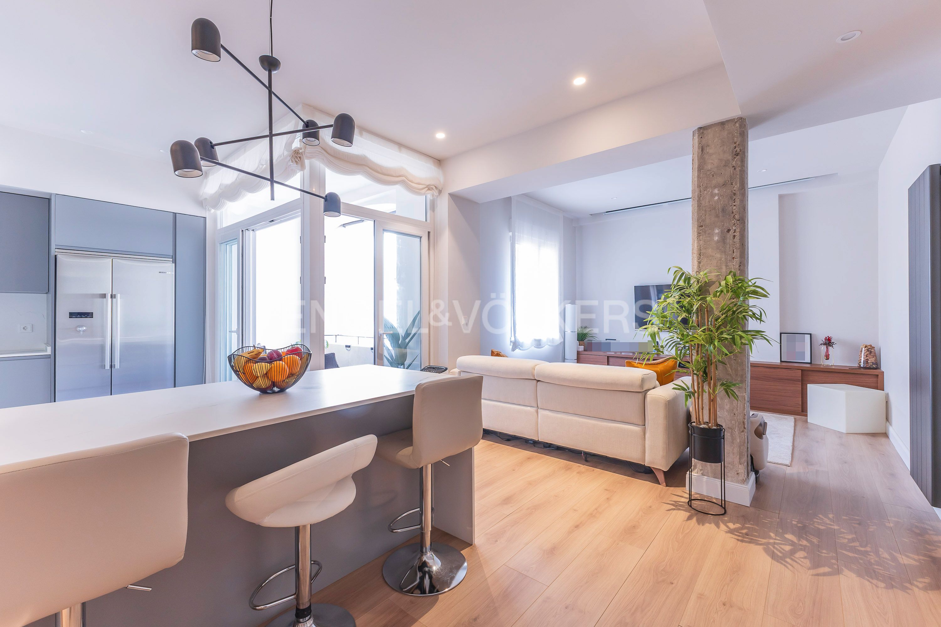 Vista exterior de Apartament en venda en  Madrid Capital amb Aire condicionat, Calefacció i Parquet