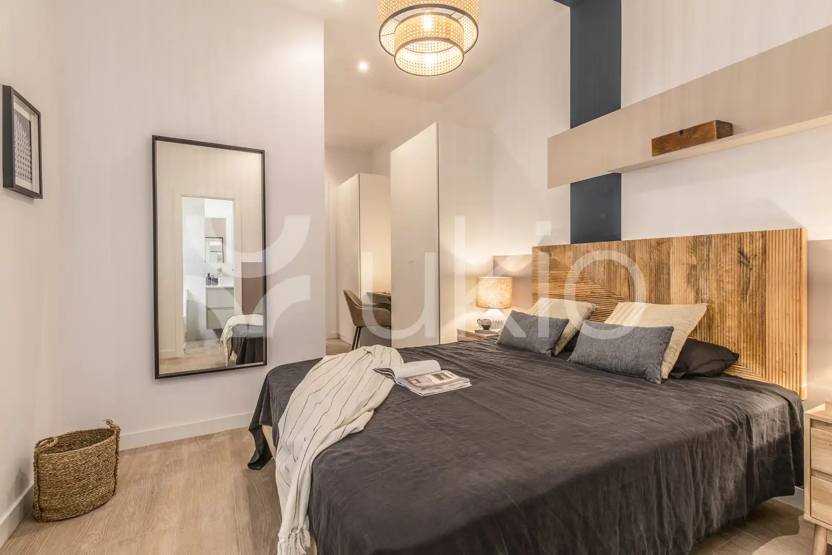 Habitación de Apartamento de alquiler en Madrid con Amueblado, Horno y Lavadora