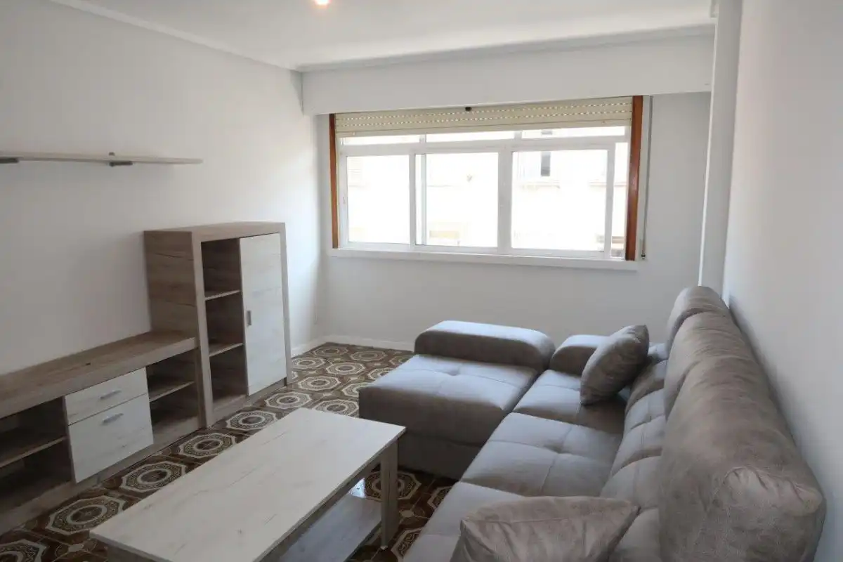 Wohnzimmer von Wohnung zur Miete in A Coruña Capital  mit Parkett